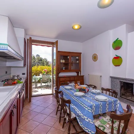 Casa Camelia Taino